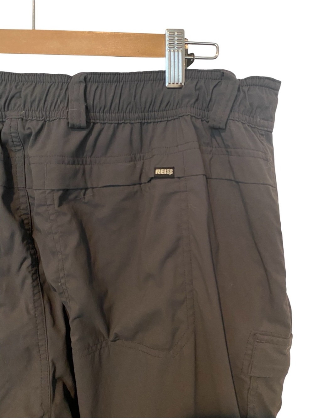 REI WOMENS SZ 18 NYLON BLEND GREY CONVERTIBLE CARGO HIKING PANTS - Picture 4 of 6